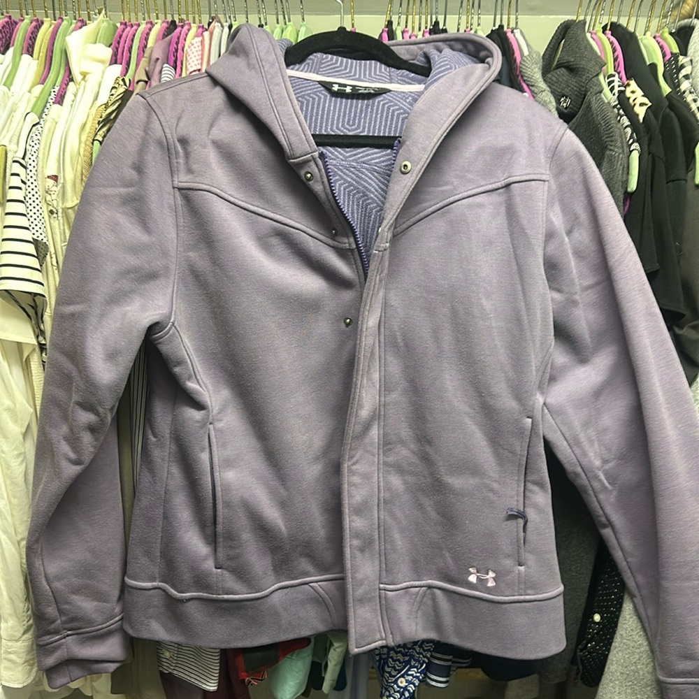Under Armour Storm ColdGear size Large betweenen purple and lavender.